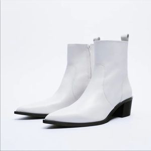 💖🛼🤠 Zara Real Leather Cowboy Ankle Boots. Size 7.5